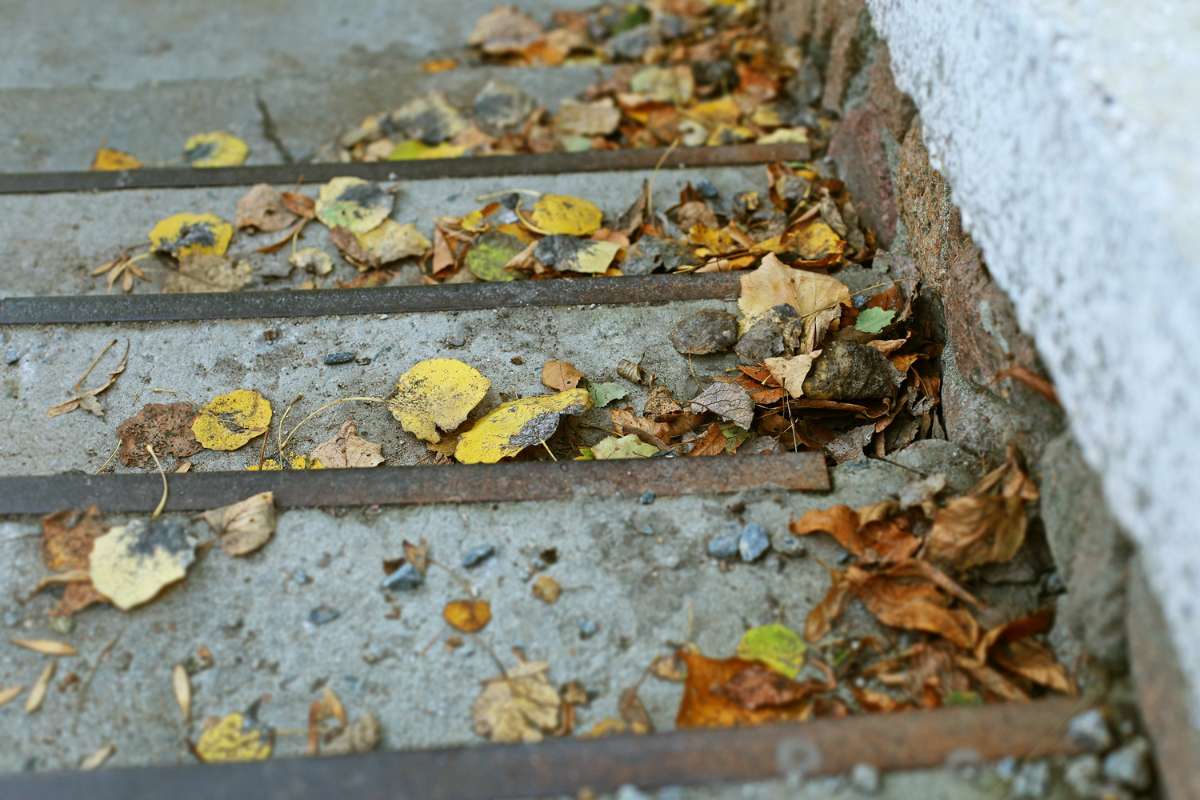 Haueingang Herbst Sicherheitsrisiko